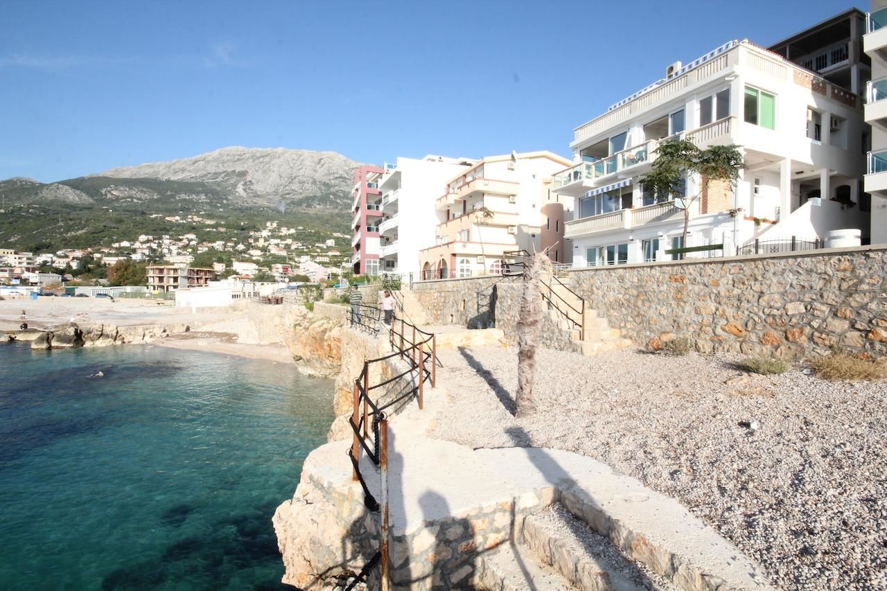 Апартаменты Apartments Bravo Добра-Вода-28