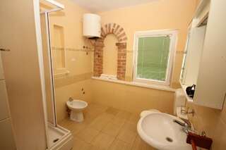 Апартаменты Apartments Bravo Добра-Вода Апартаменты с 2 спальнями и видом на море-4