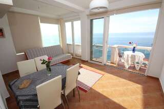 Апартаменты Apartments Bravo Добра-Вода Апартаменты с 2 спальнями и видом на море-7