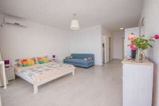 Апартаменты Apartments Bravo Добра-Вода Апартаменты-студио с видом на море-8
